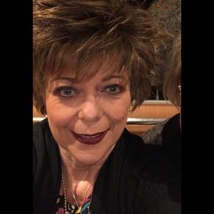 Meet your Posher, Deborah